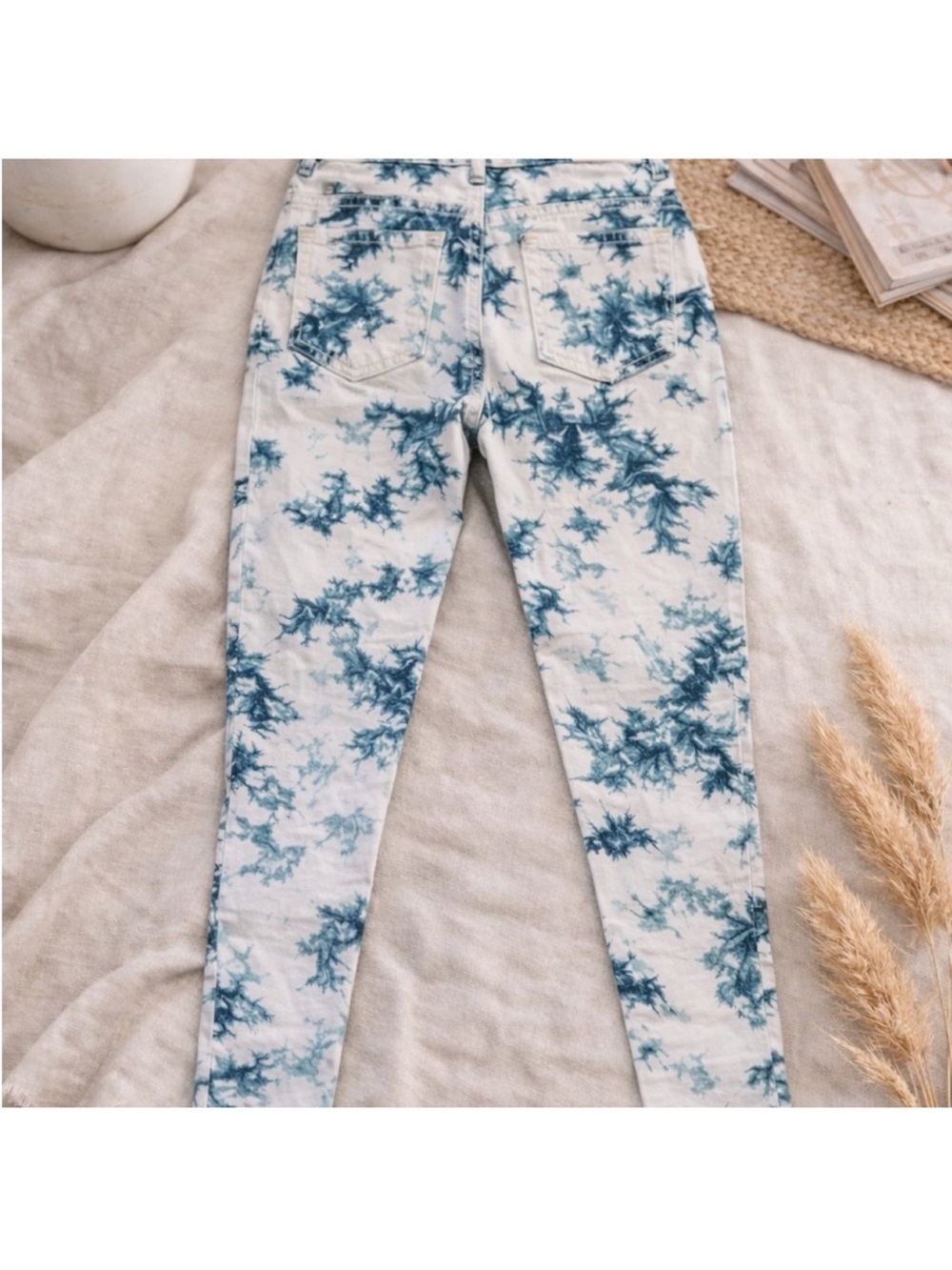 Blue Tie-Dye High-Rise Jeans Juniors Size 11/31 - Picture 4 of 9